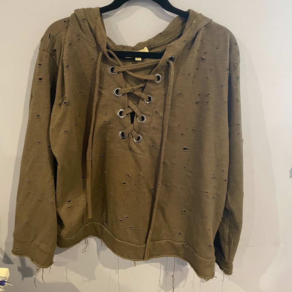 Ripped sweatshirt